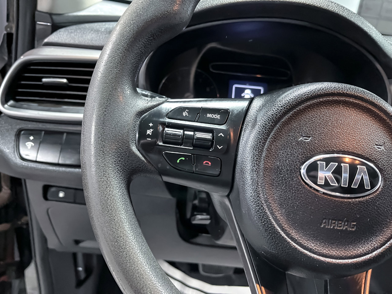 Used 2016 Kia Sorento LX image 20