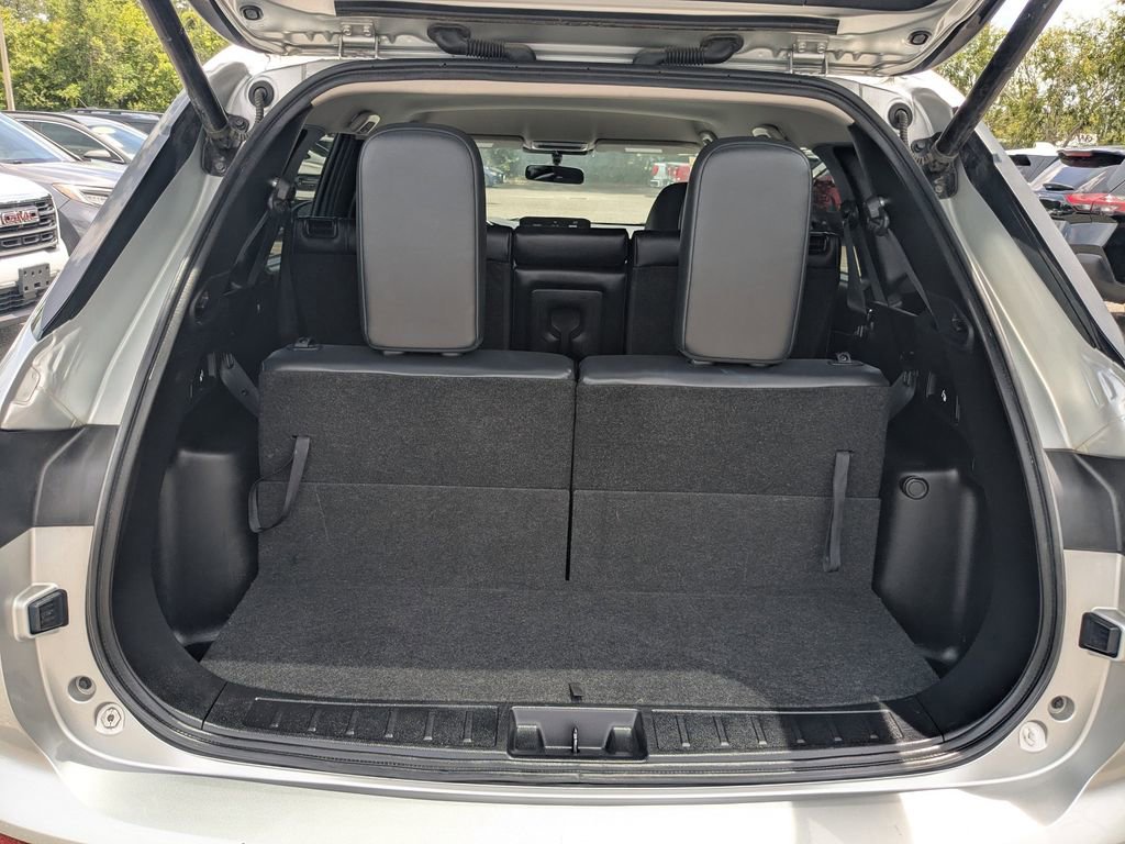 Used 2024 Mitsubishi Outlander SE Black Edition FWD image 11