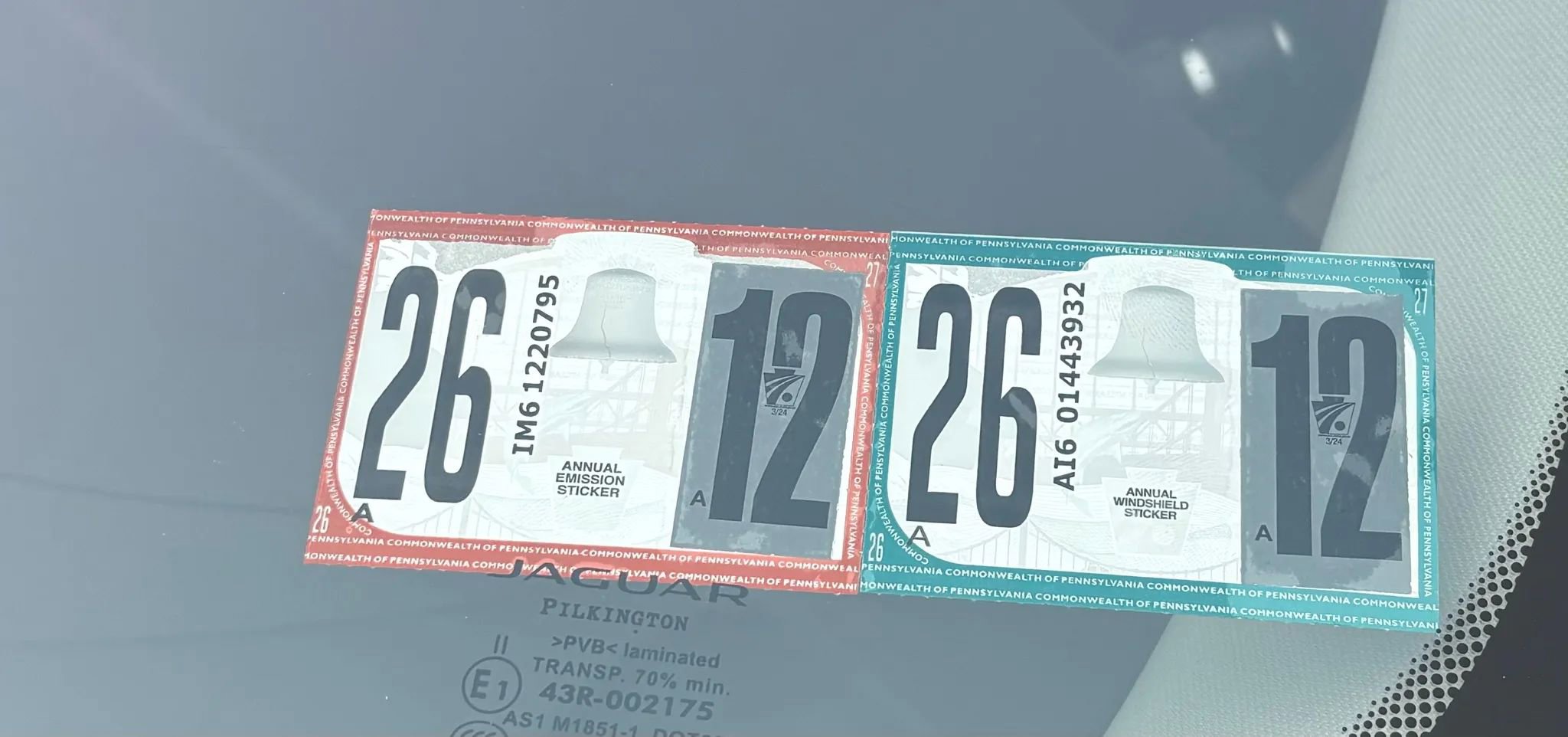 Used 2016 Jaguar XF Premium image 34