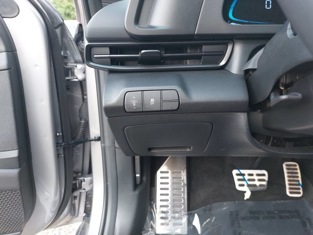 Certified 2025 Hyundai Elantra Sport FWD image 27