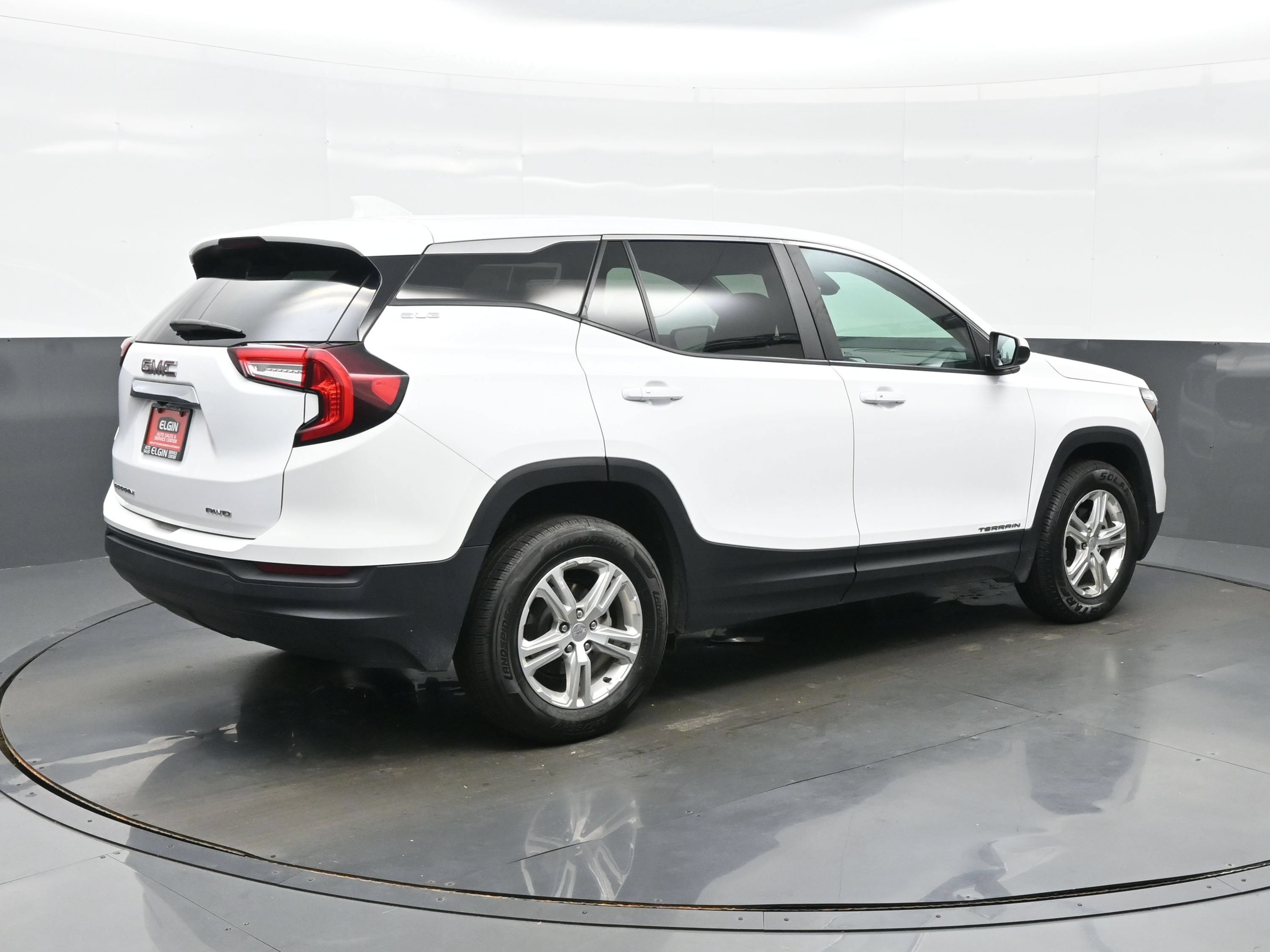 Used 2024 GMC Terrain SLE AWD/4WD image 6