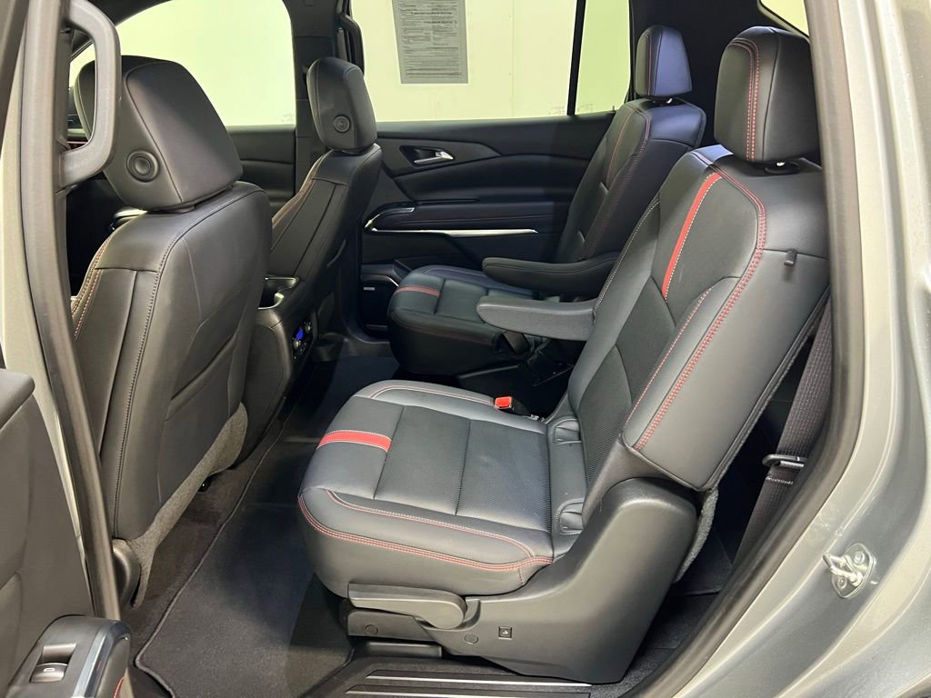 Used 2024 Chevrolet Traverse RS image 27