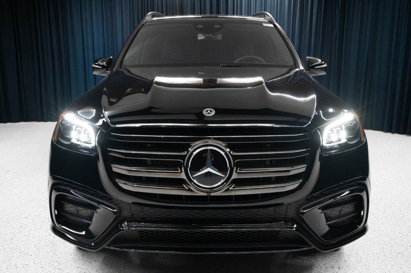 New 2026 Mercedes-Benz GLS 450 4MATIC image 2