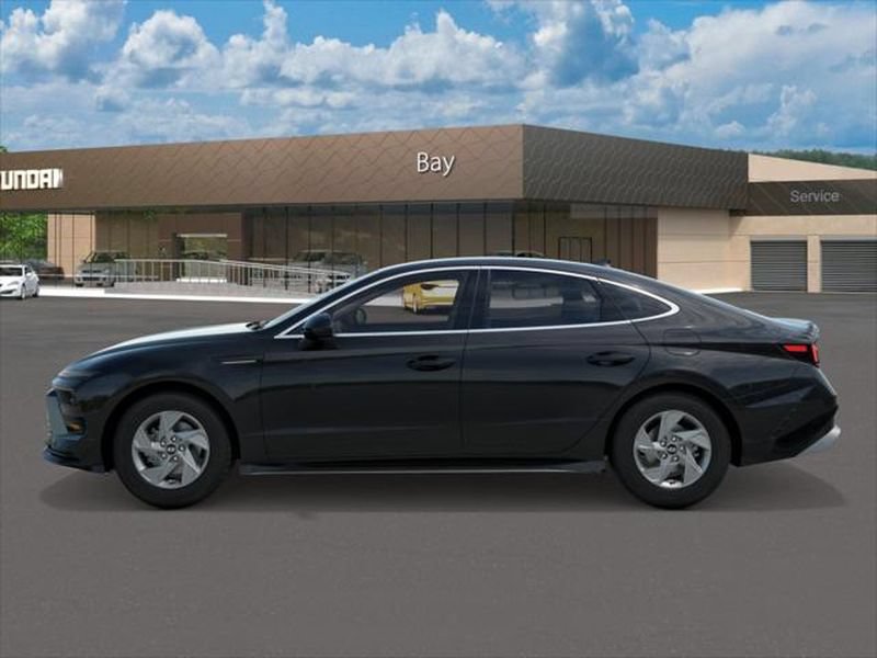 New 2026 Hyundai Sonata SE FWD image 3