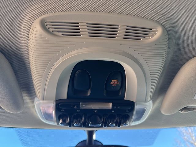 Used 2017 MINI Cooper 4-Door Hardtop image 46