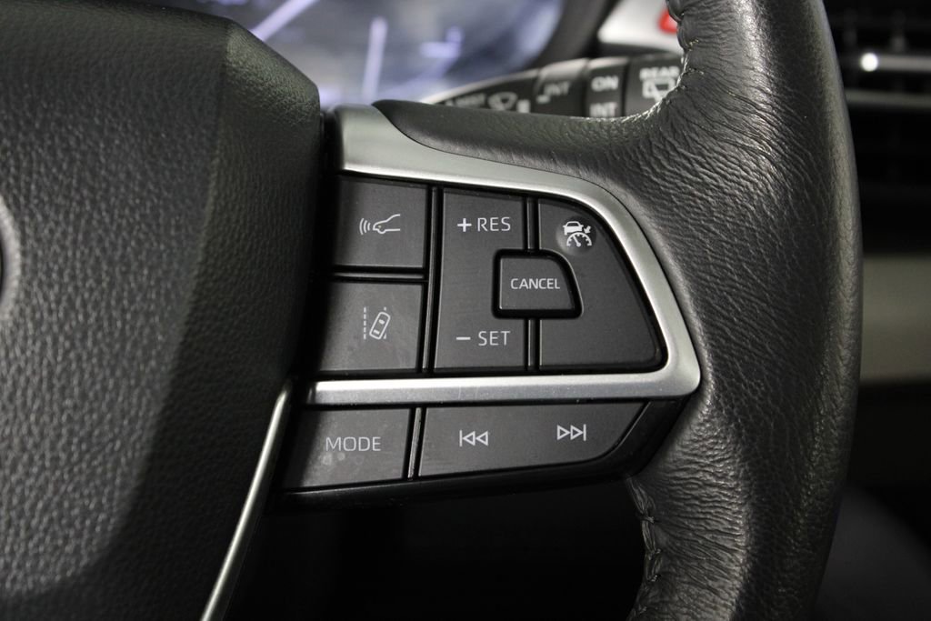 Used 2024 Toyota Sienna XLE image 28