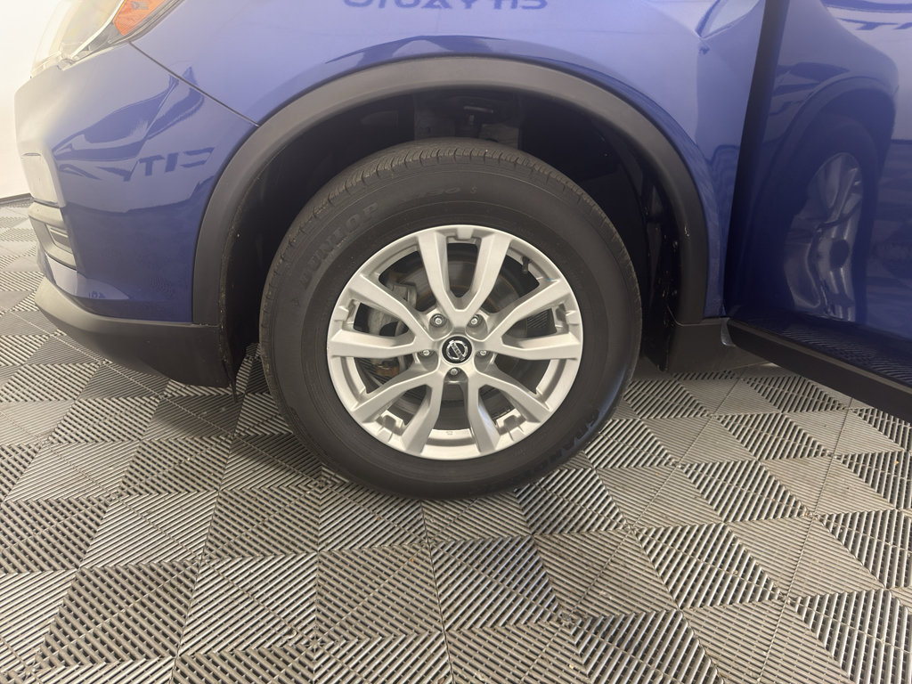 Used 2020 Nissan Rogue SV AWD/4WD image 12
