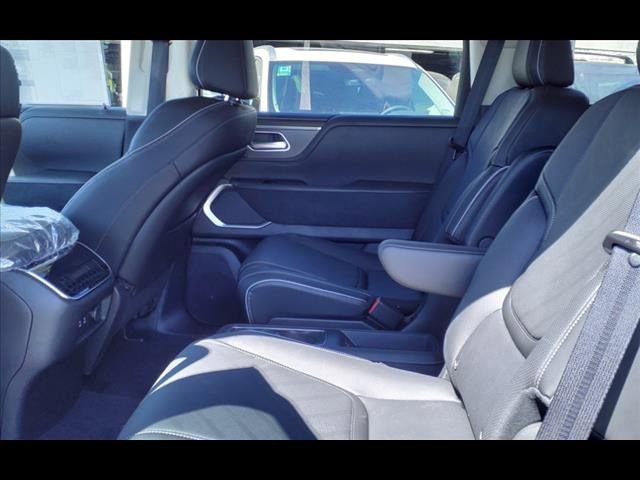 New 2025 Land Rover Range Rover Velar Dynamic SE image 31