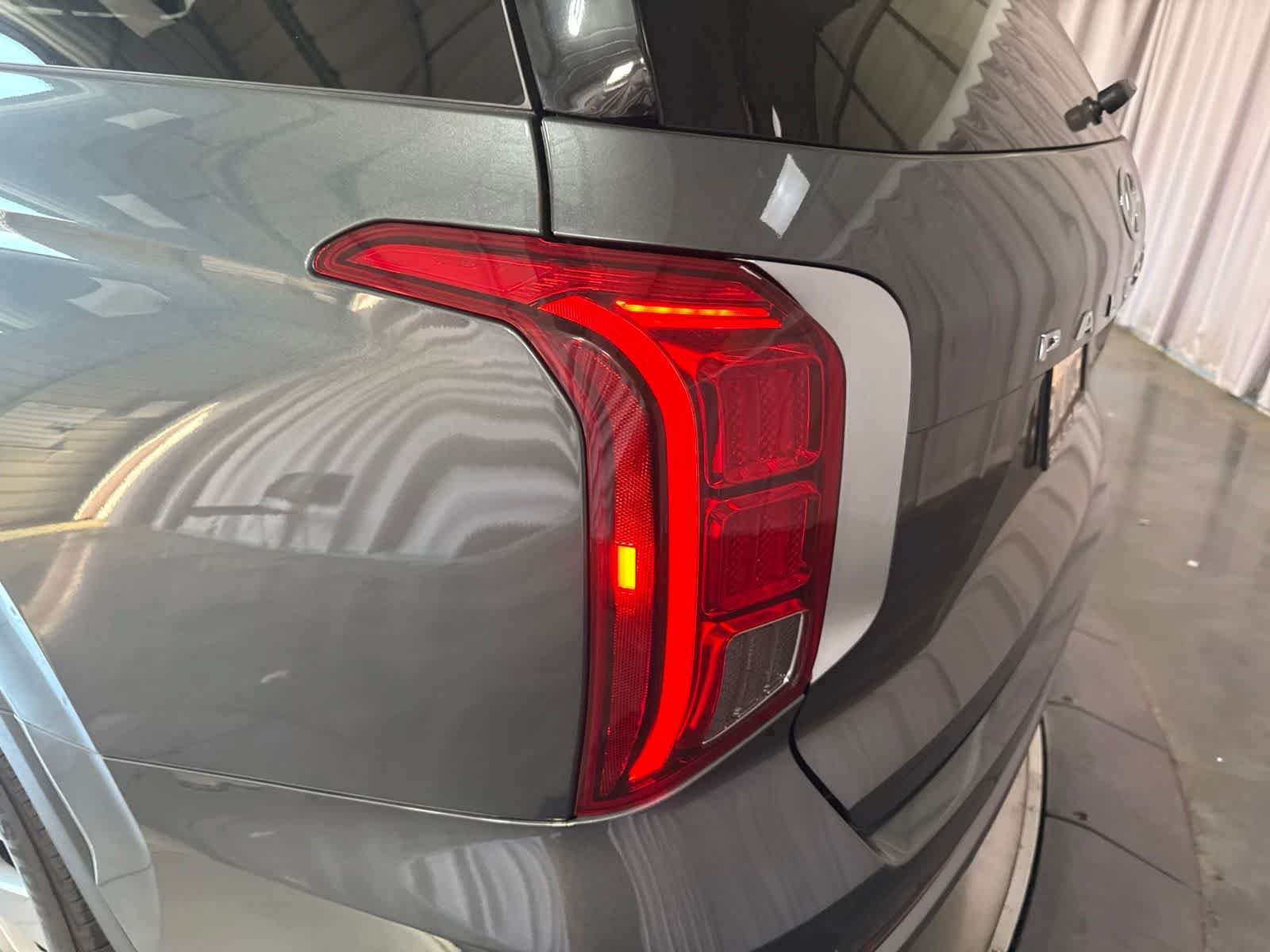 Used 2024 Hyundai Palisade SEL FWD image 11