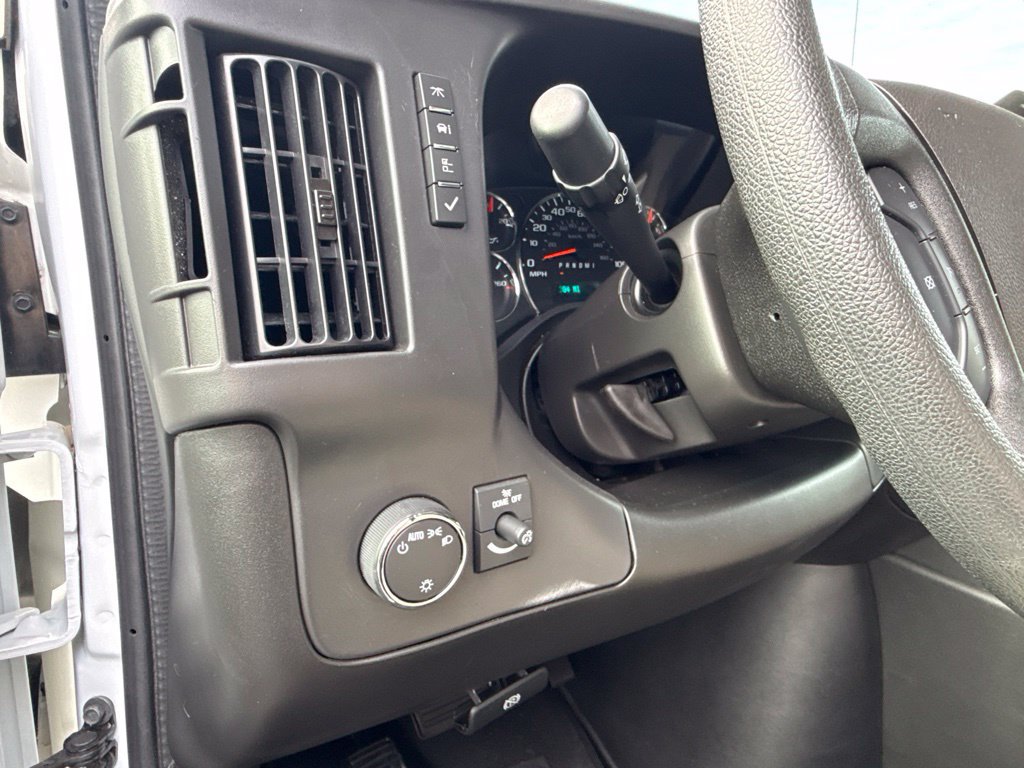 Used 2025 Chevrolet Express 3500 LT w/ LT Preferred Equipment Group RWD image 18