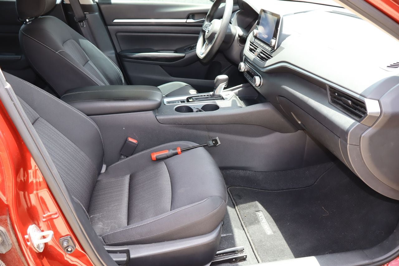 Used 2022 Nissan Altima 2.5 SV AWD/4WD image 16
