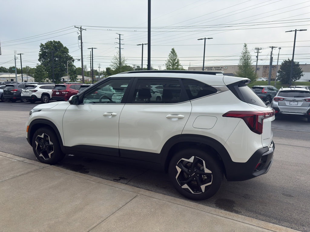 Used 2024 Kia Seltos EX AWD/4WD image 5