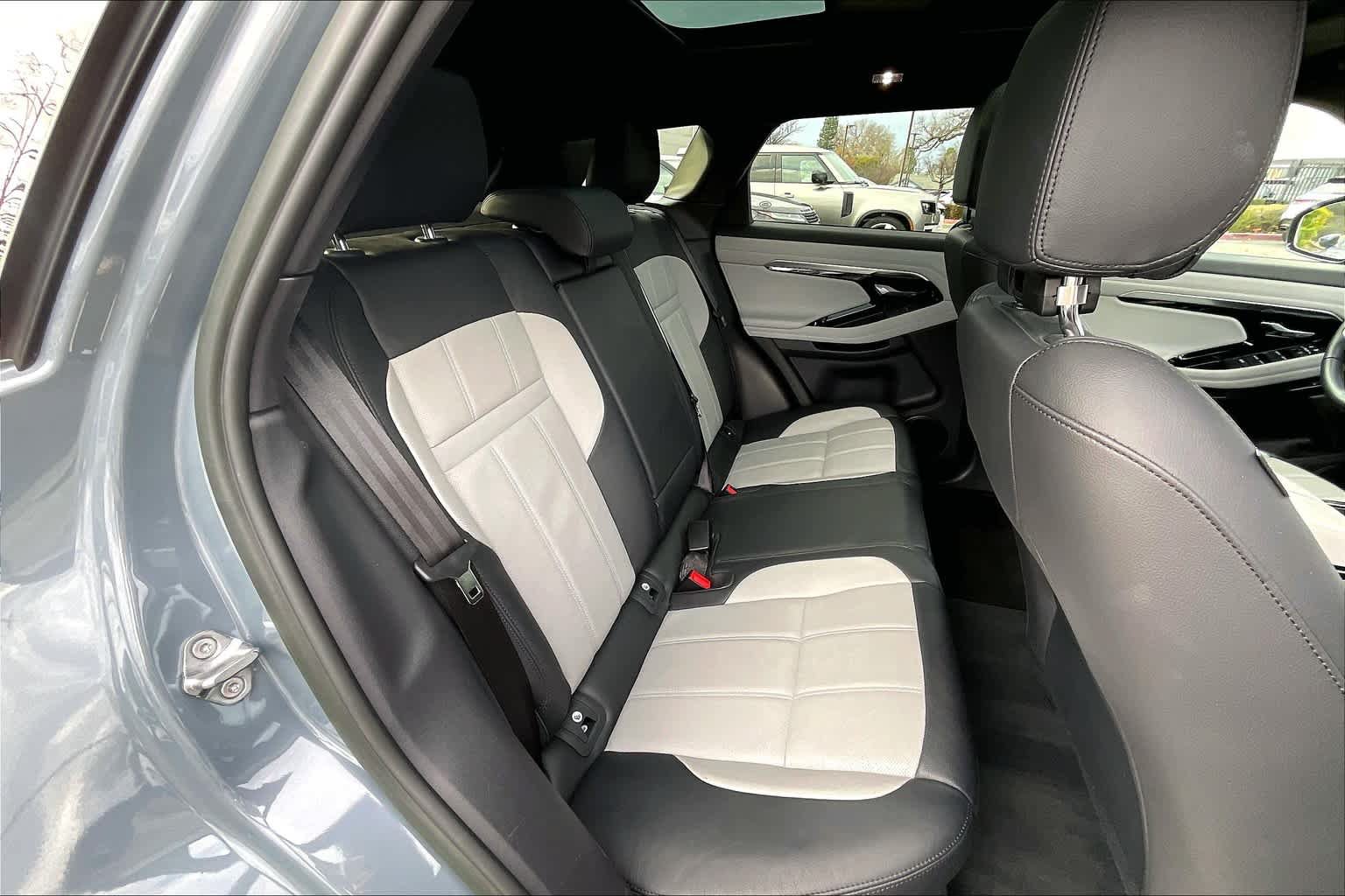 Used 2023 Land Rover Range Rover Evoque R-Dynamic SE AWD/4WD image 26