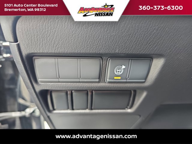 Used 2021 Nissan Armada SV image 10