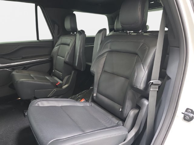 New 2027 Lincoln Navigator Reserve w/ Jet Appearance Package AWD/4WD image 11