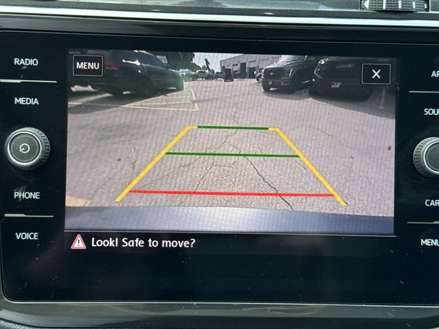 Used 2020 Volkswagen Tiguan SE w/ Panoramic Sunroof Package AWD/4WD image 15