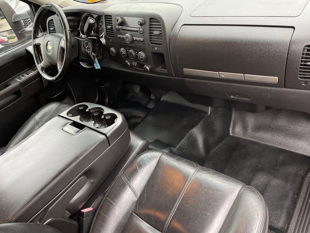 Used 2011 Chevrolet Silverado 3500 LT image 11