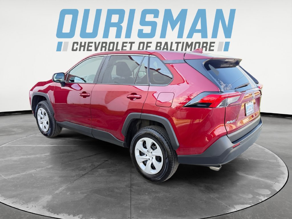 Used 2024 Toyota RAV4 LE FWD image 4