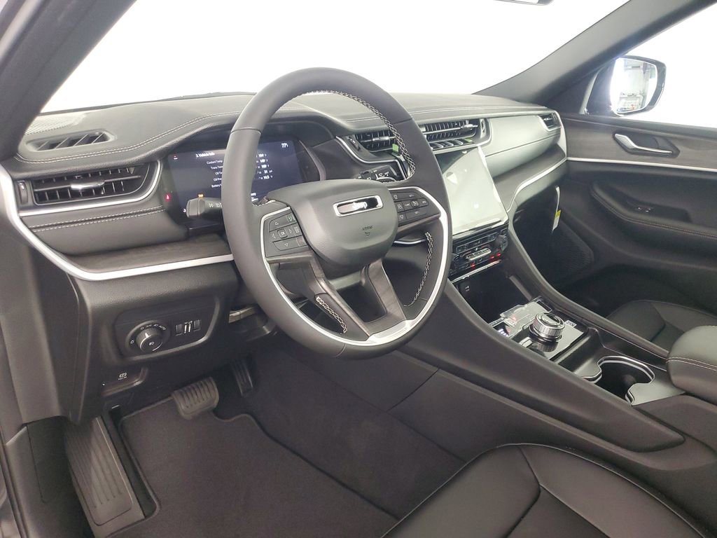 New 2025 Jeep Grand Cherokee L Limited image 13