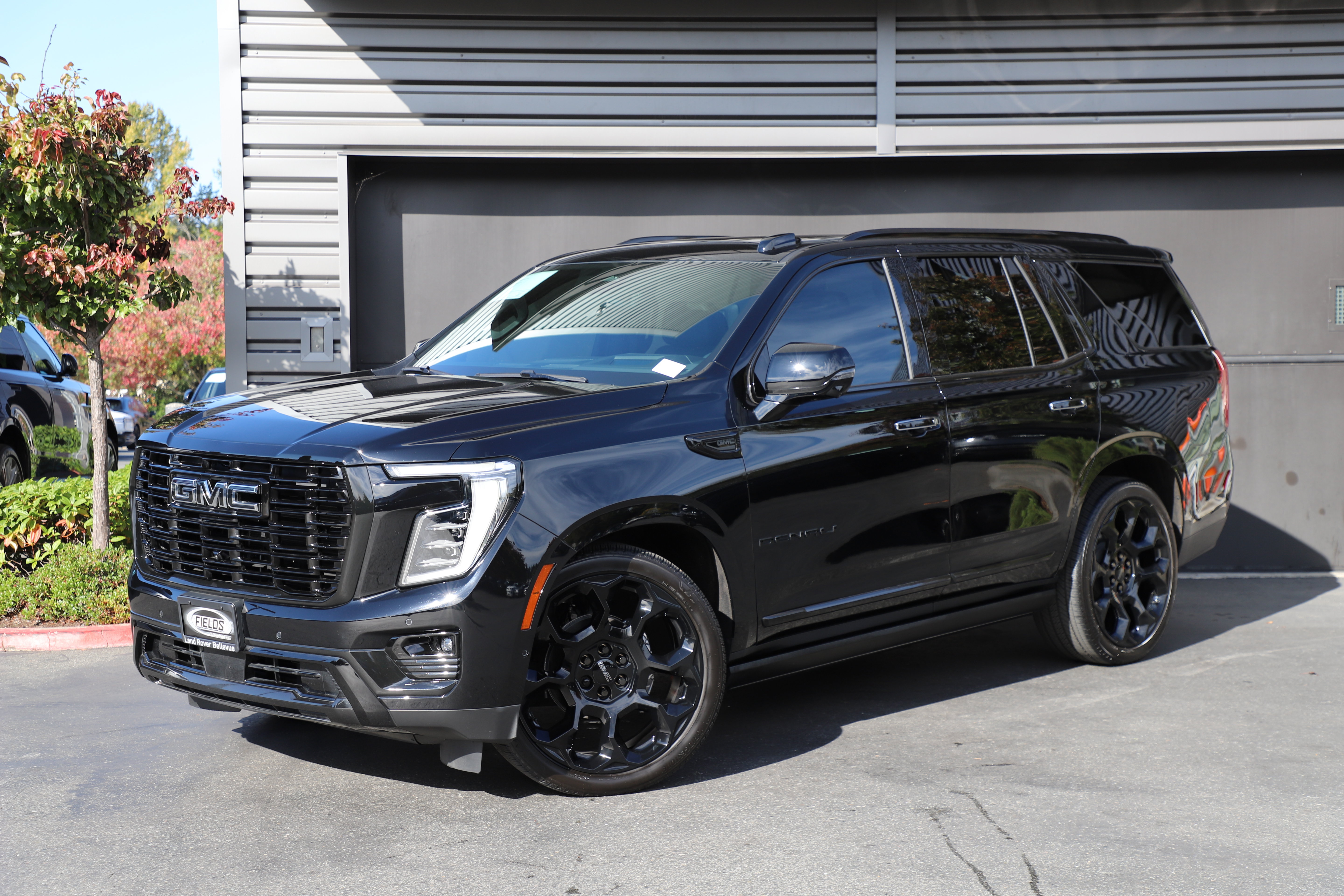 Used 2025 GMC Yukon Denali w/ Denali Reserve Package