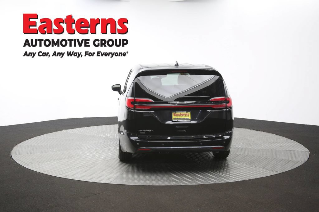 Used 2023 Chrysler Pacifica Touring-L FWD image 39