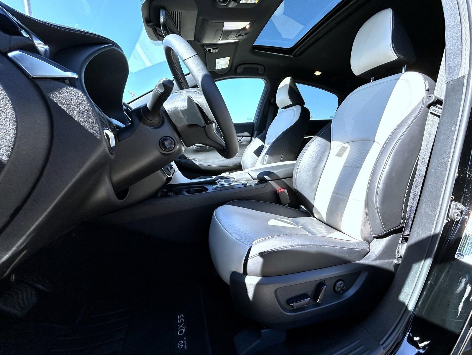 Certified 2025 INFINITI QX55 Sensory w/ Lighting Package AWD/4WD image 10