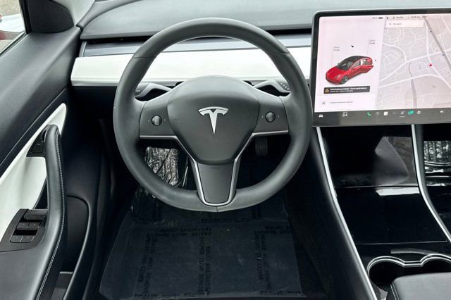 Used 2020 Tesla Model 3 Standard Range Plus image 15