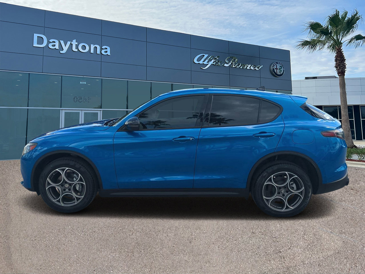 New 2025 Alfa Romeo Stelvio Sprint w/ Convenience Package image 5