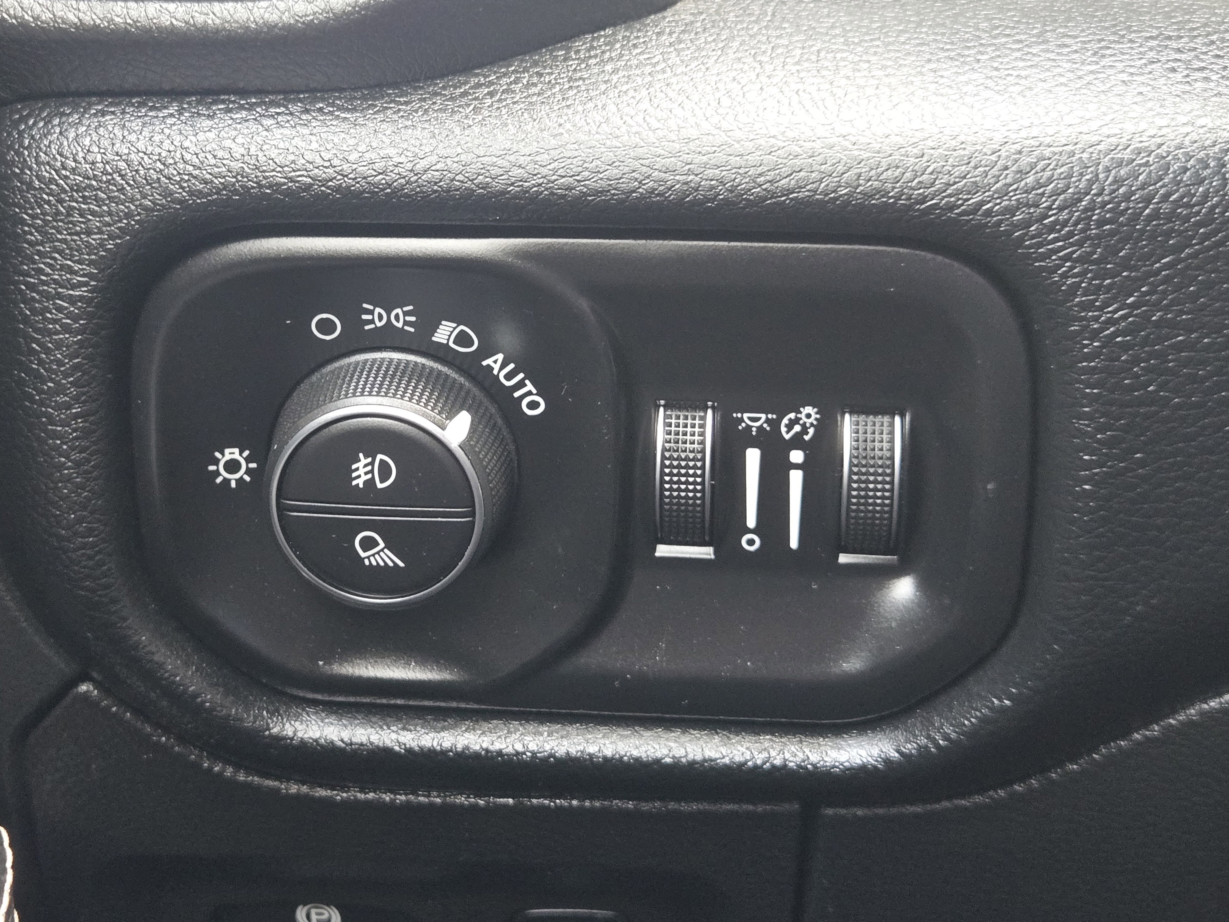 Used 2022 RAM 1500 Laramie image 25