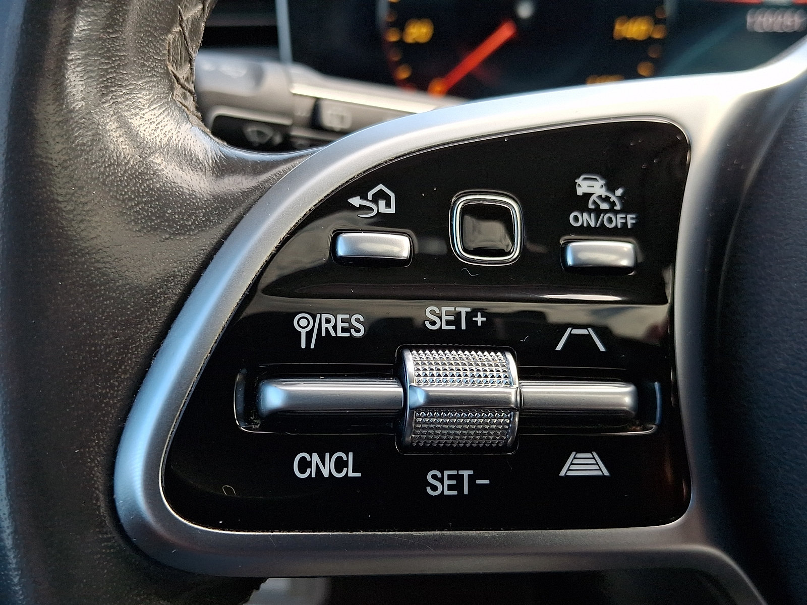 Used 2020 Mercedes-Benz GLE 350 4MATIC image 22