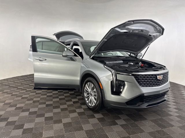 Used 2024 Cadillac XT4 Premium Luxury image 14
