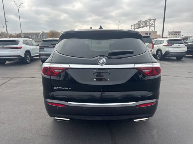Used 2024 Buick Enclave Premium image 4