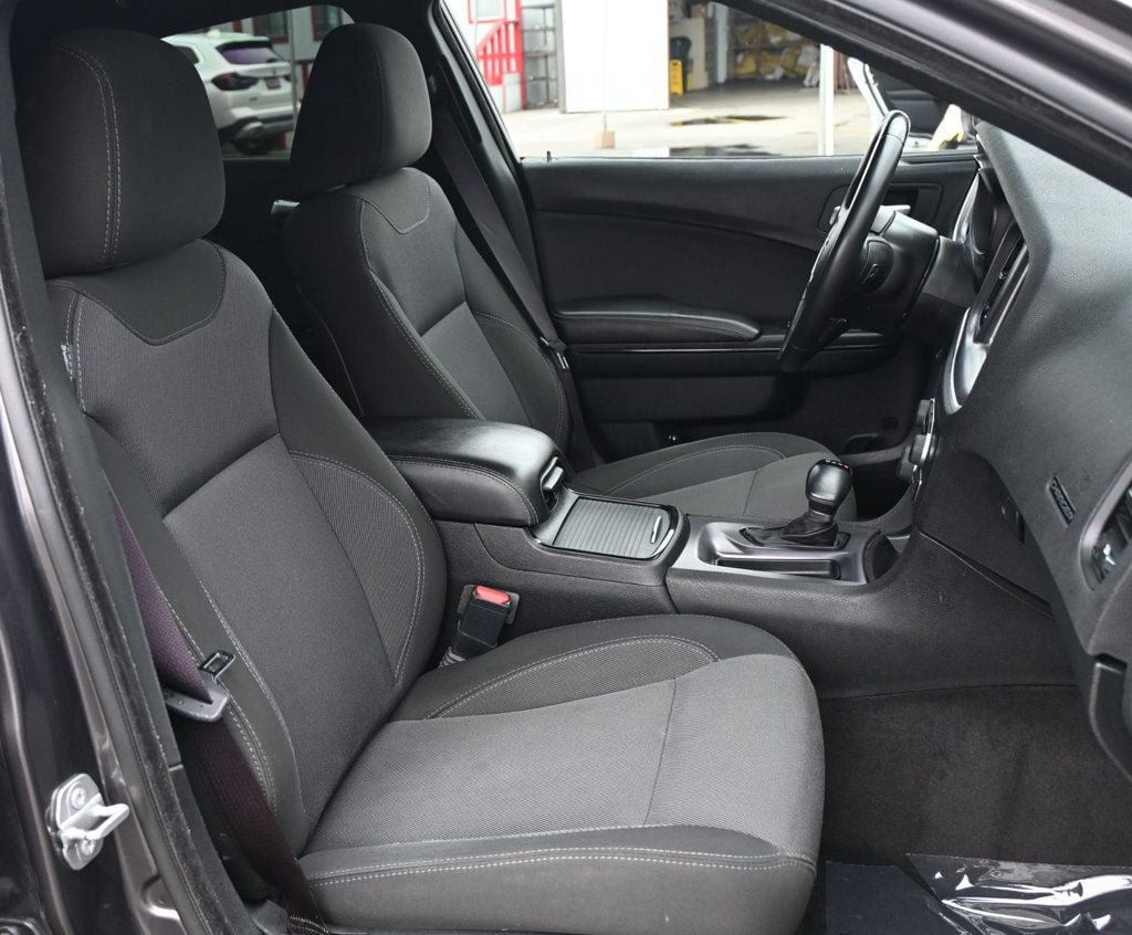 Used 2018 Dodge Charger SXT w/ Blacktop Package RWD image 14