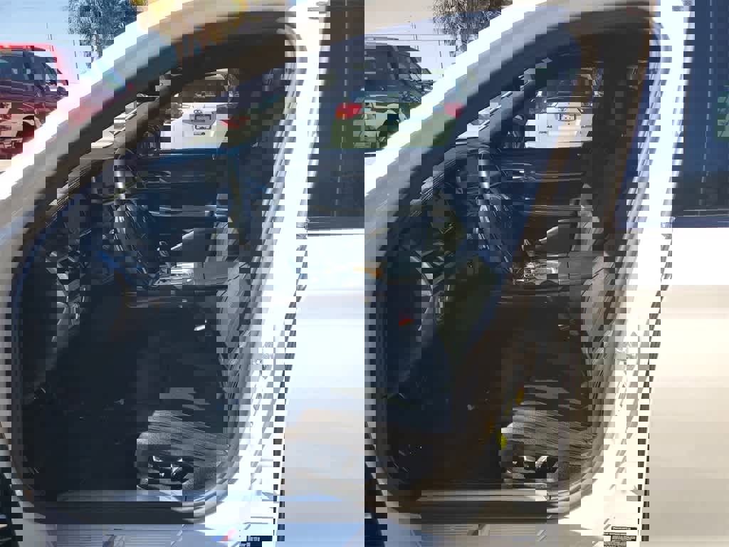 Used 2019 BMW 740i w/ Executive Package image 21