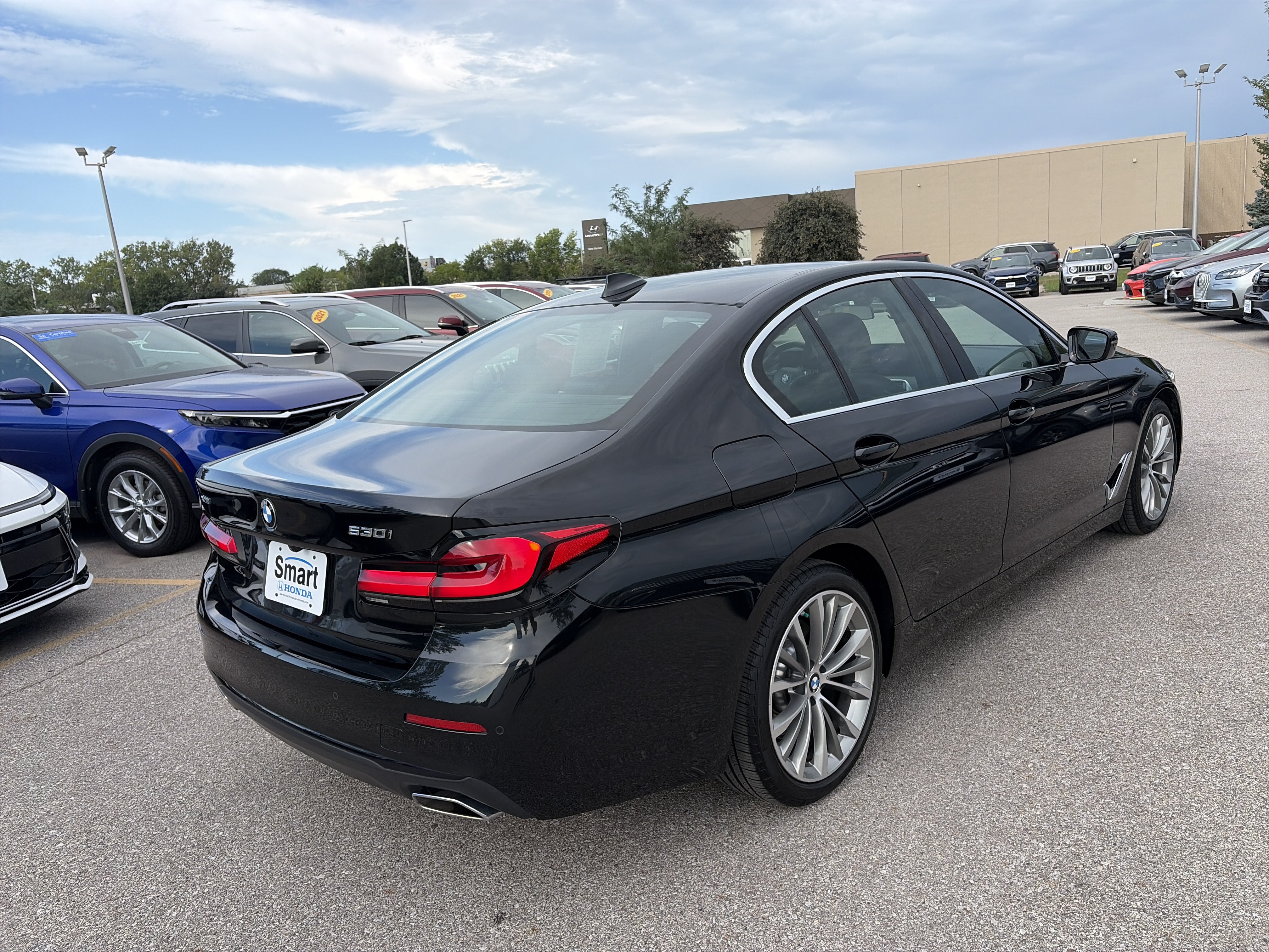 Used 2022 BMW 530i xDrive w/ Premium Package AWD/4WD image 5