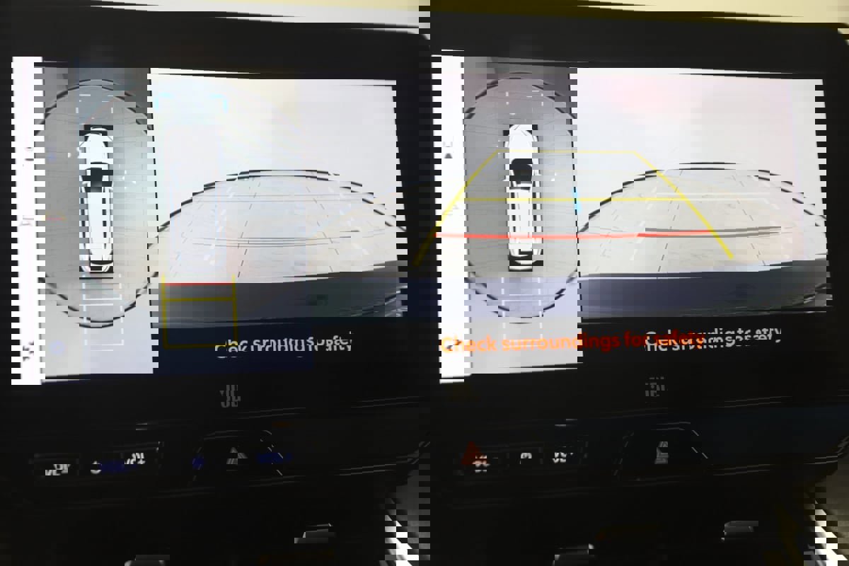 Used 2023 Toyota Venza Limited image 10