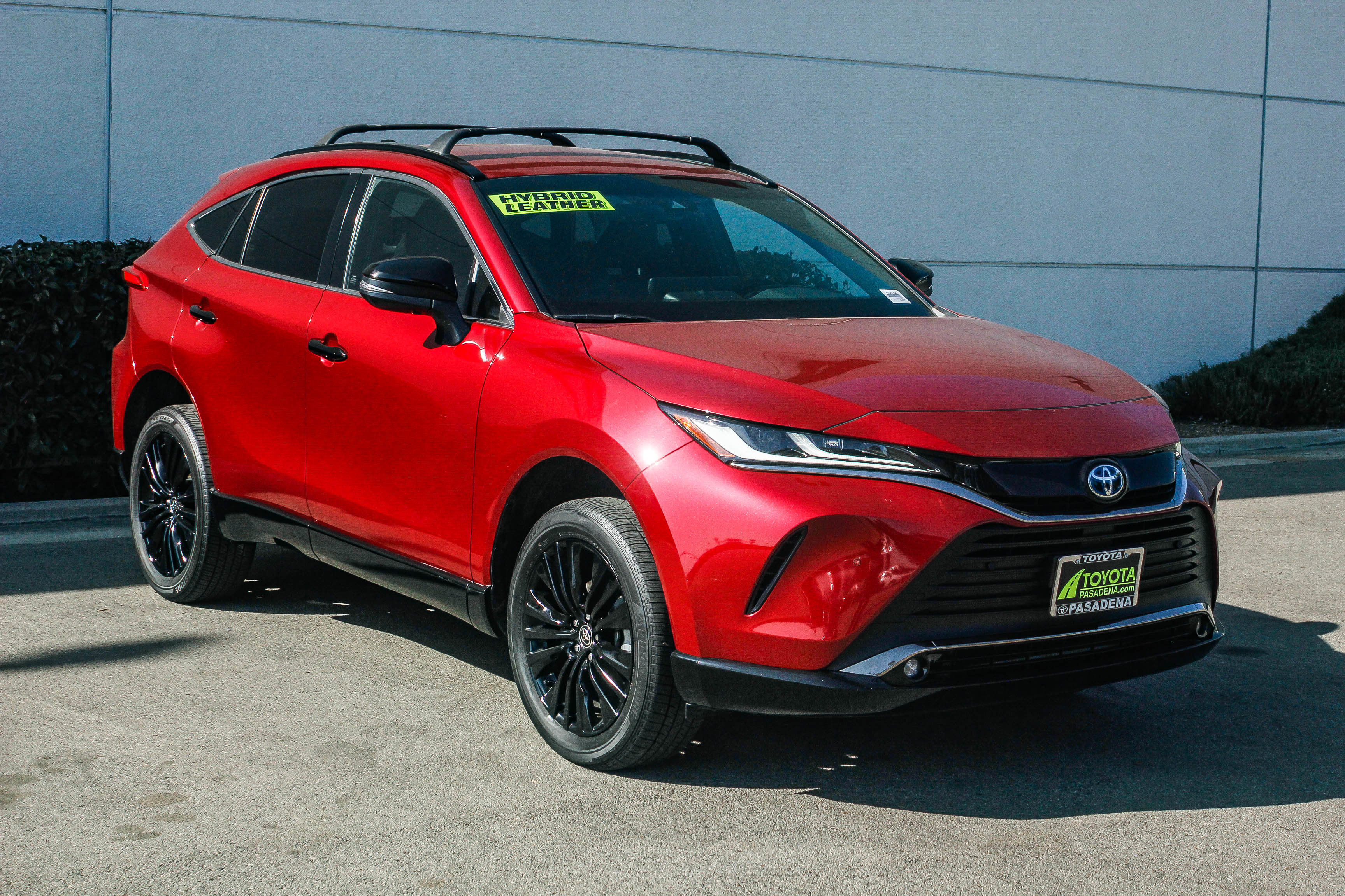 Used 2024 Toyota Venza Nightshade image 3