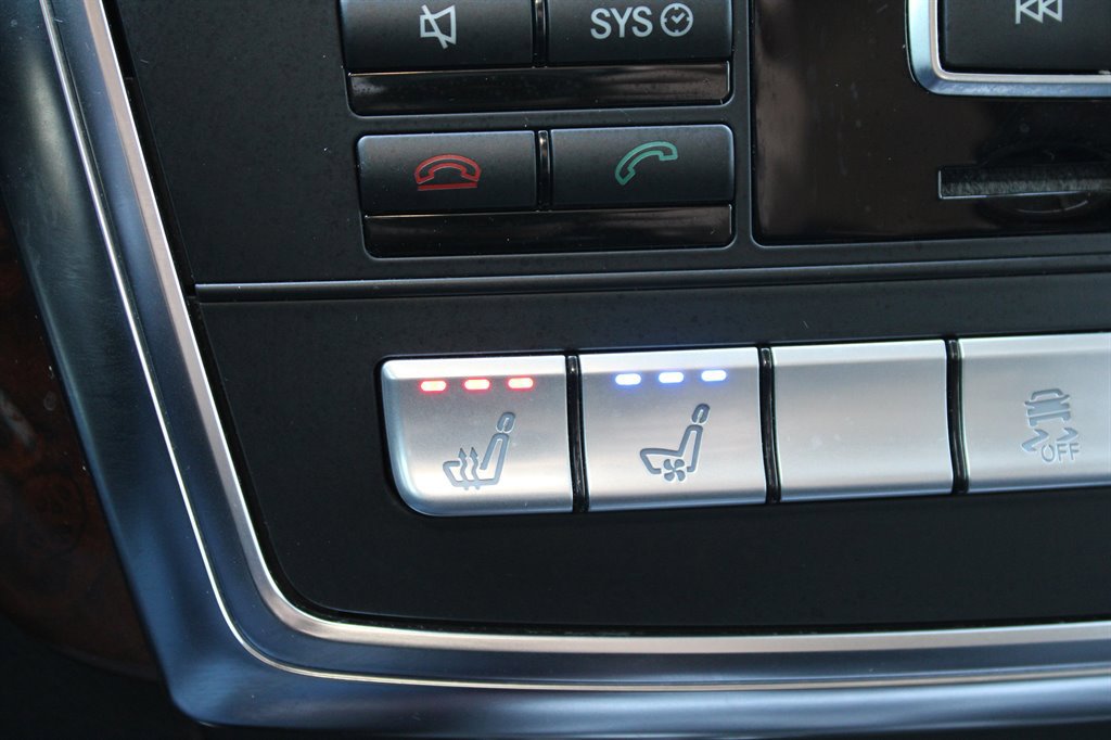 Used 2013 Mercedes-Benz GL 550 4MATIC image 32