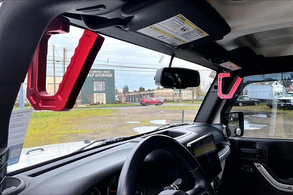 Used 2015 Jeep Wrangler Unlimited Sahara w/ Connectivity Group image 34