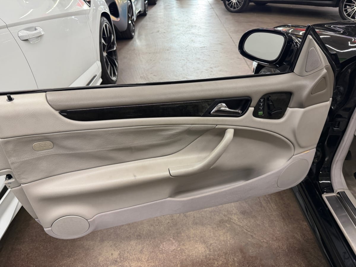 Used 2002 Mercedes-Benz CLK 430 Cabriolet image 11