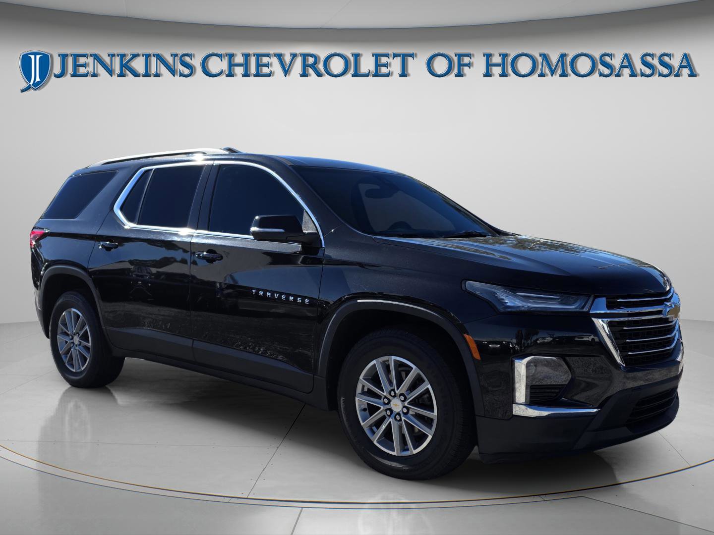 Used 2023 Chevrolet Traverse LT image 1