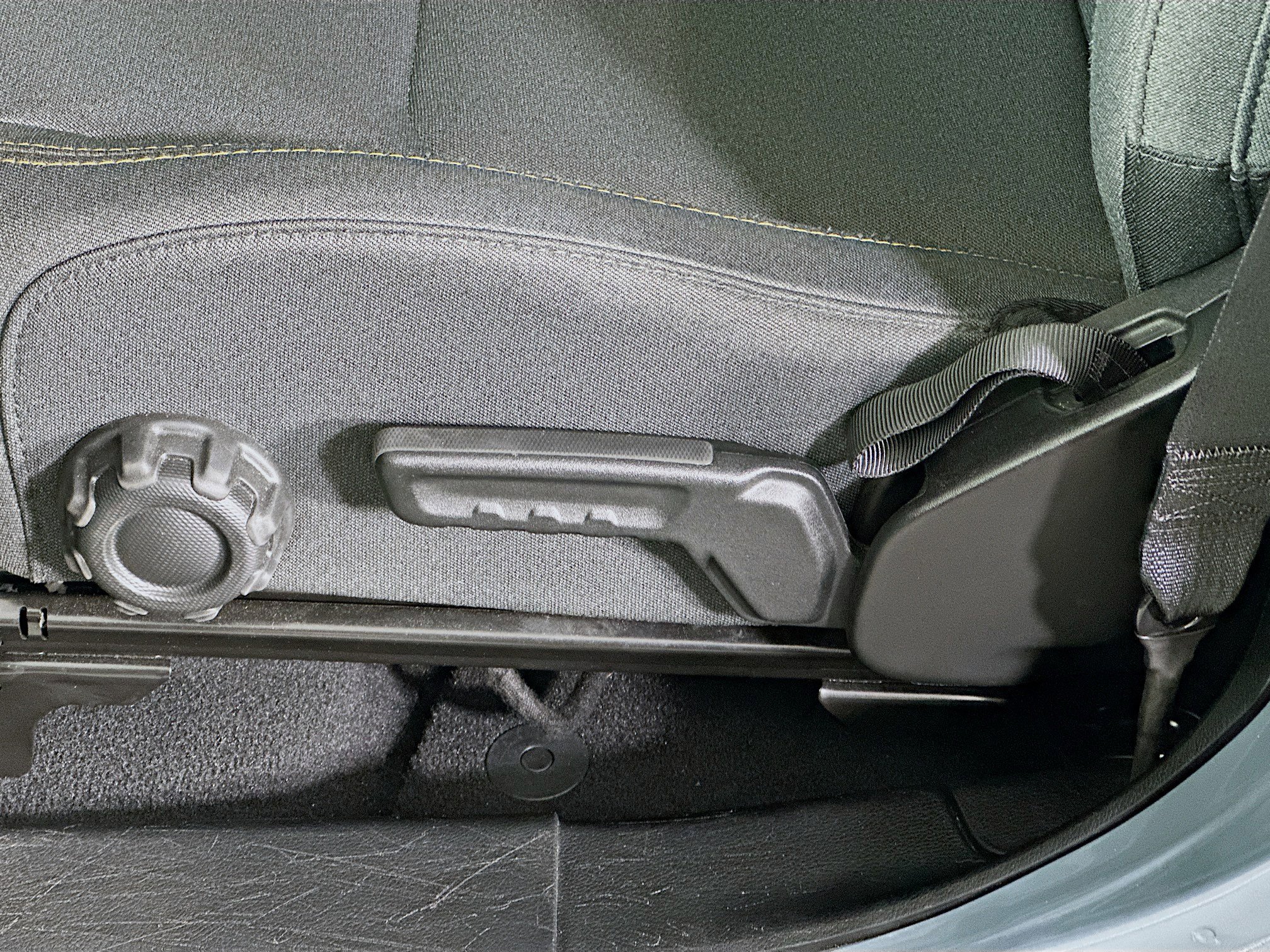 Used 2025 Jeep Wrangler Sahara image 13