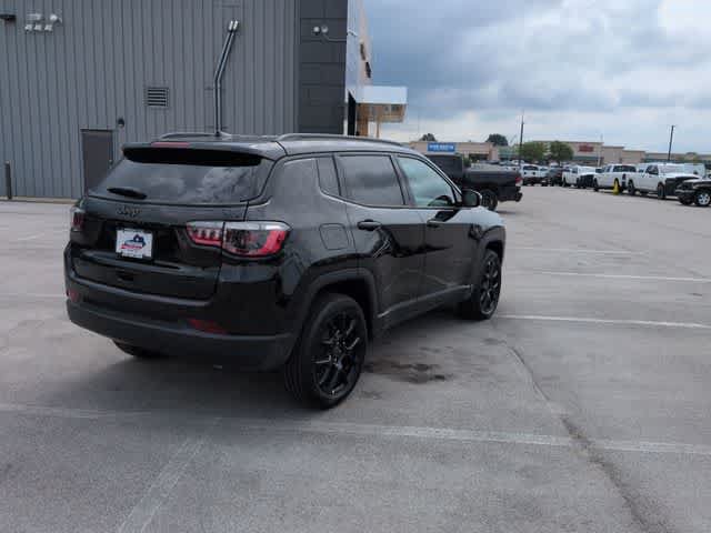 New 2026 Jeep Compass Latitude AWD/4WD image 8