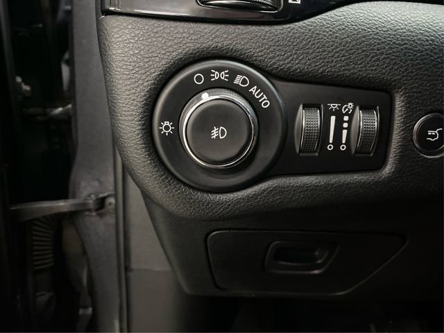 Used 2019 Jeep Cherokee Latitude Plus image 23