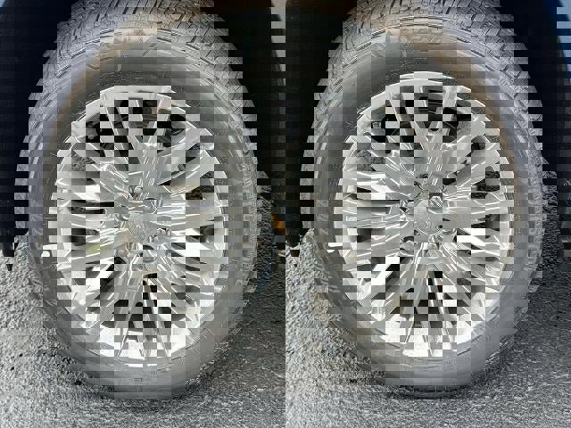 New 2026 Chevrolet Suburban LT w/ Comfort Package image 33