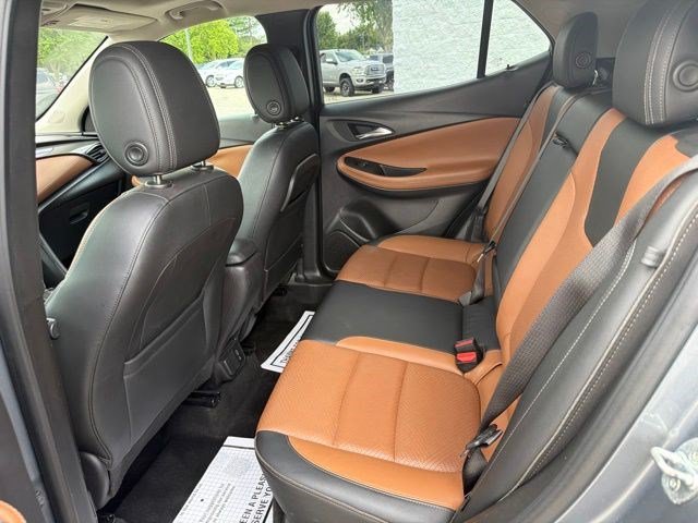 Used 2021 Buick Encore GX Essence w/ Experience Buick Package FWD image 16