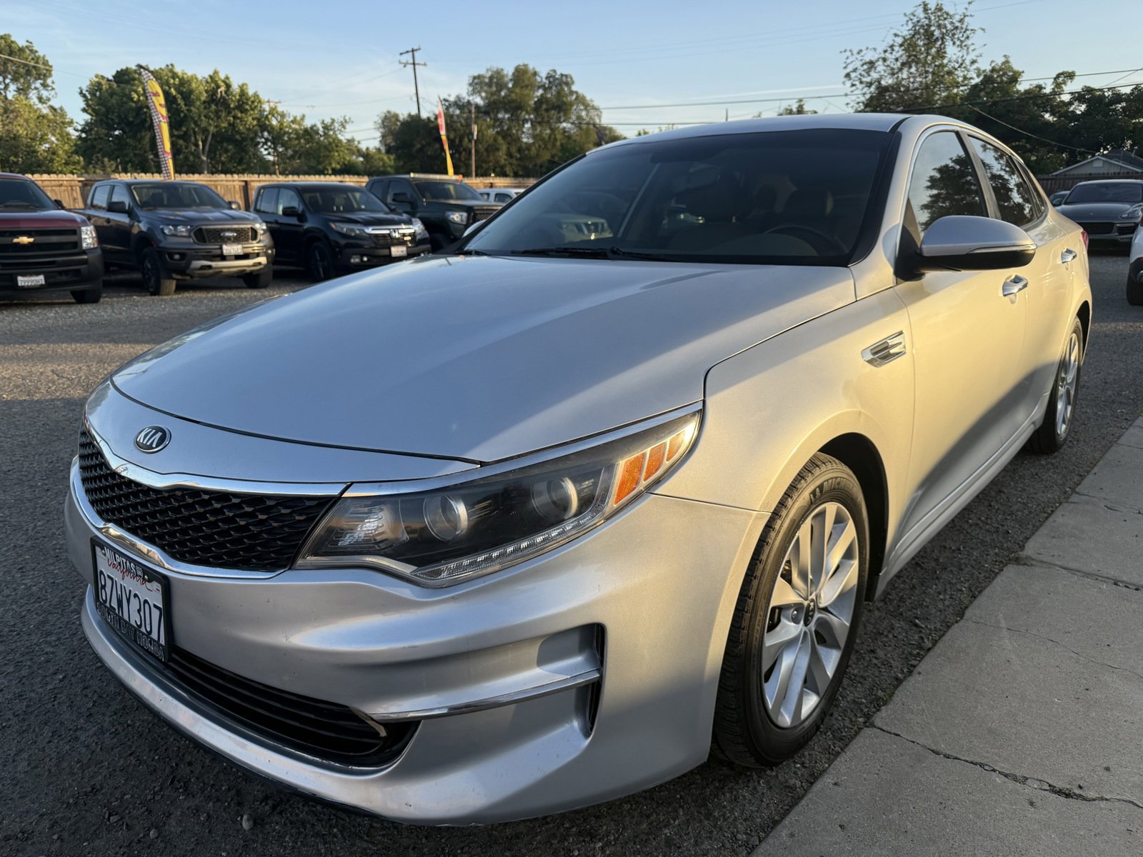 Used 2016 Kia Optima EX FWD image 1