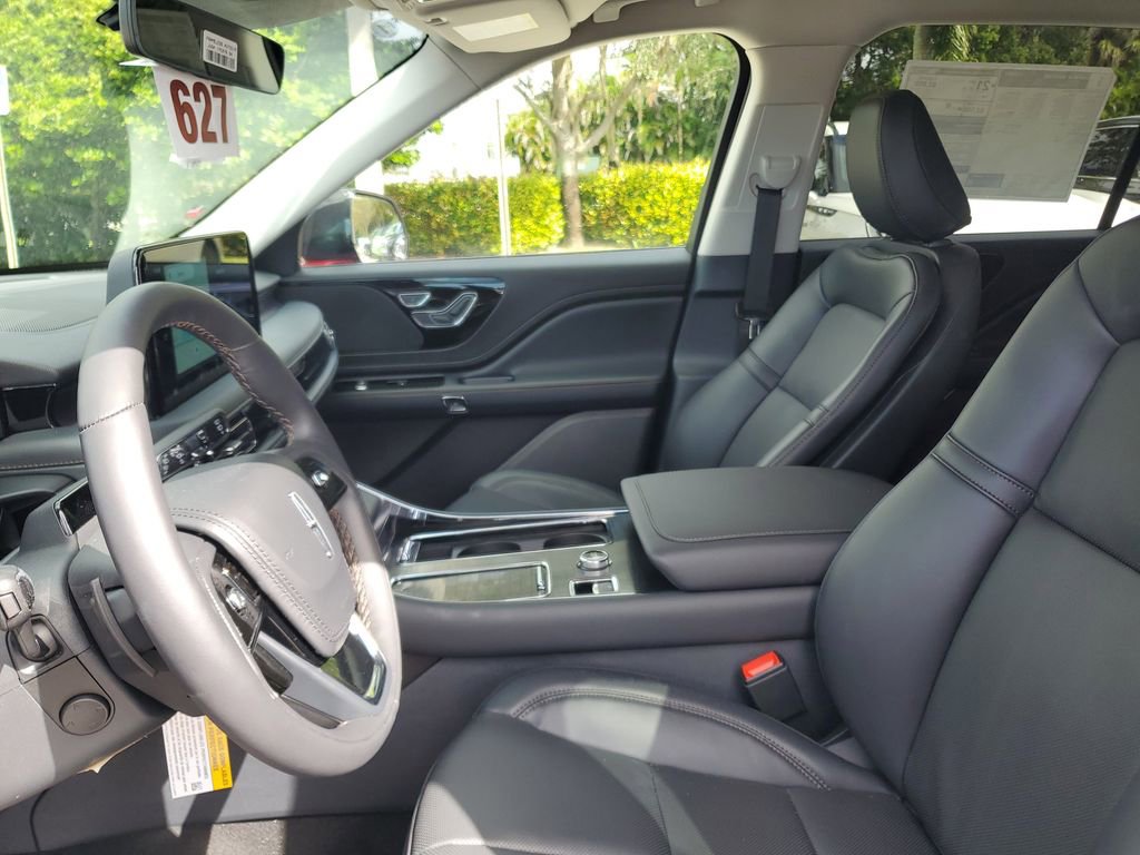 New 2025 Lincoln Aviator 2WD w/ Jet Appearance Package image 22