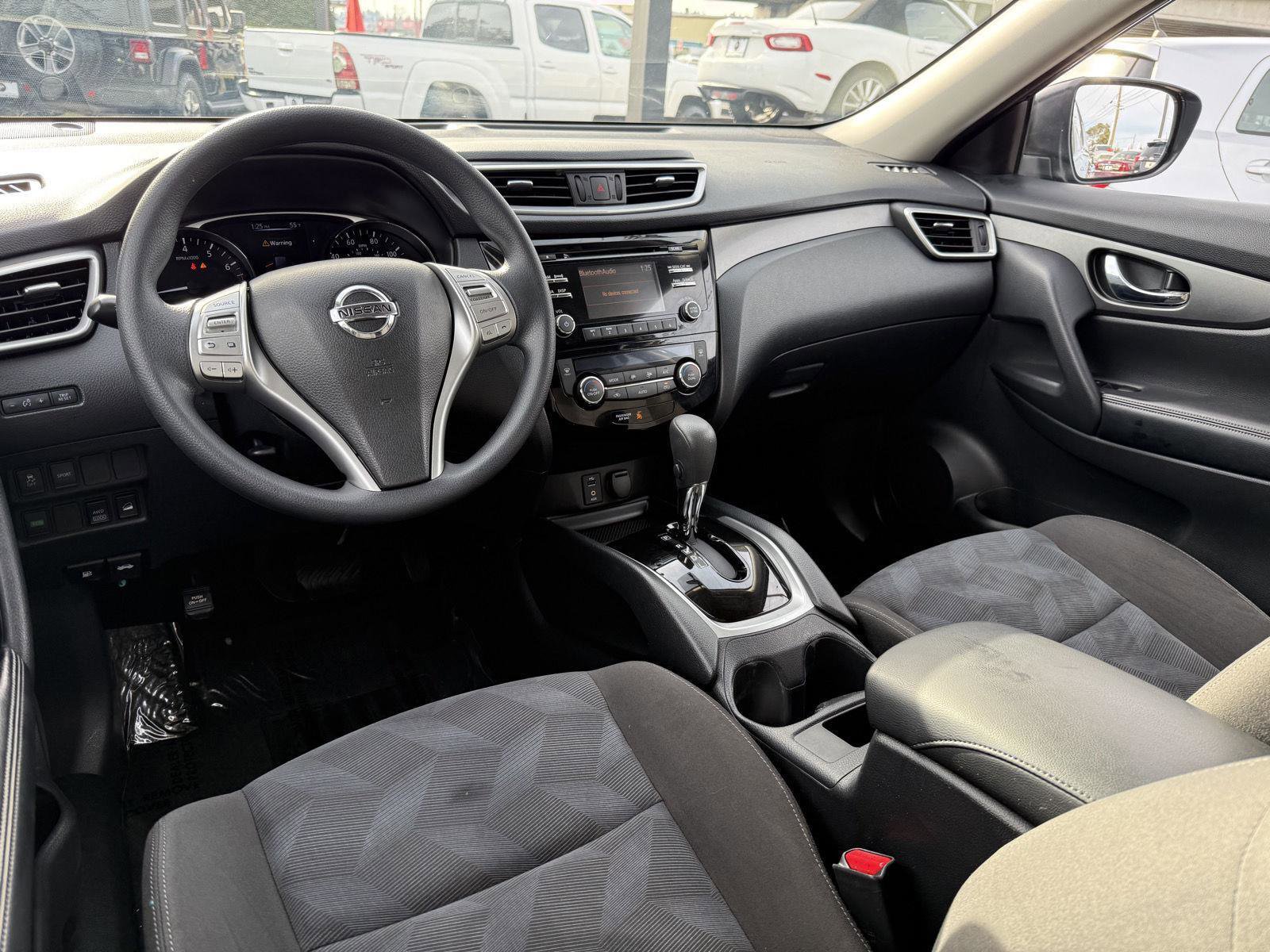 Used 2016 Nissan Rogue SV image 13