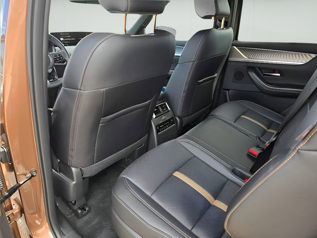 Used 2025 MAZDA CX-70 Plug-In Hybrid w/ Premium Plus image 15